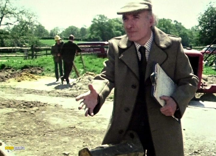 A still #79 from The Hitchhiker's Guide to the Galaxy: Series (1981)