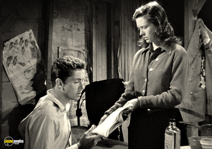 A still #35 from They Live by Night (1948)