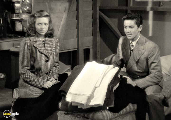 A still #53 from They Live by Night (1948)