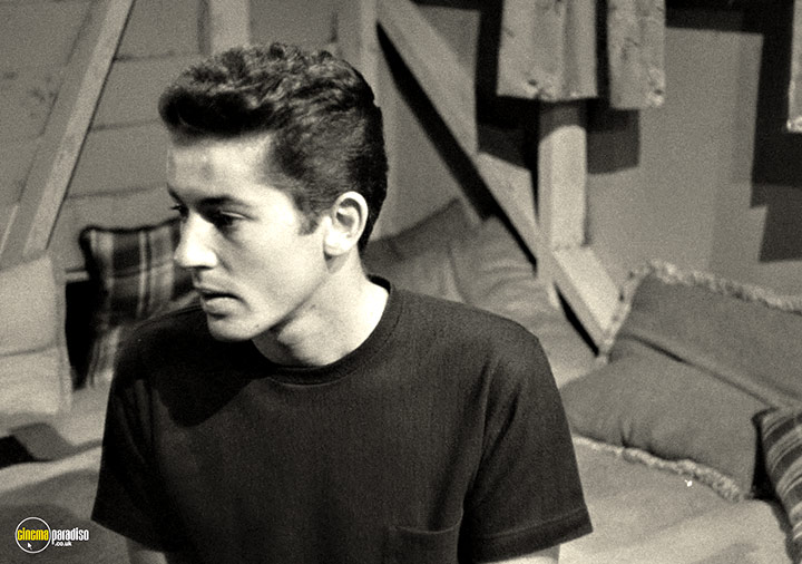 A still #57 from They Live by Night (1948)