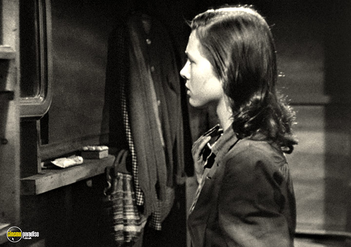 A still #90 from They Live by Night (1948)