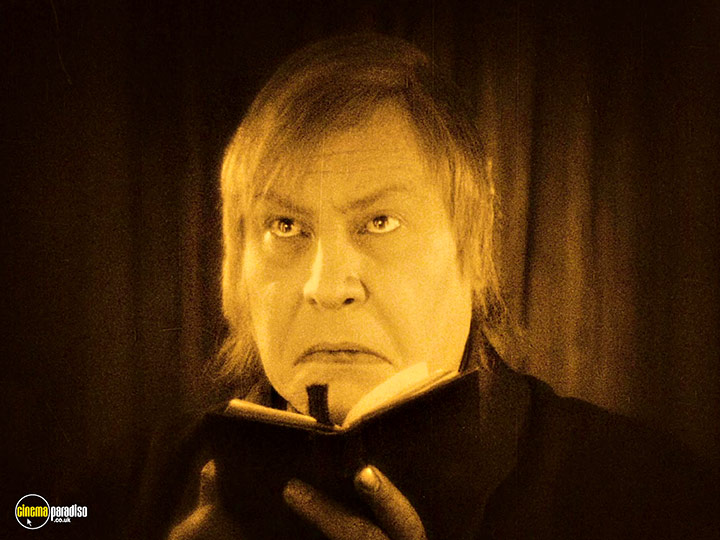 A still #4 from Tartuffe (1925)