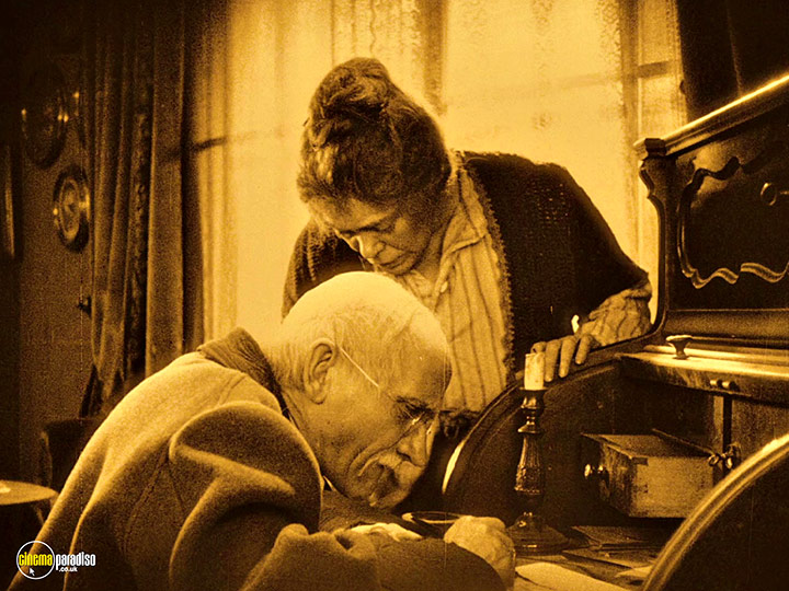A still #44 from Tartuffe (1925)