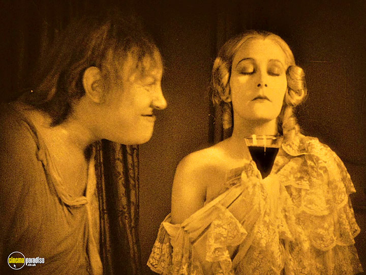 A still #48 from Tartuffe (1925)