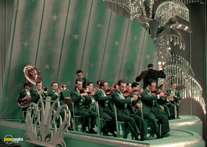 A still #71 from King of Jazz (1930)
