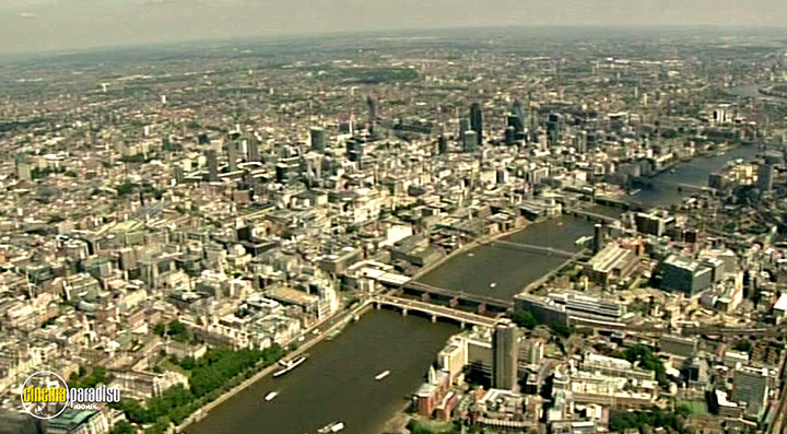 A still #23 from Thames Wildlife: Superhighway (2007)