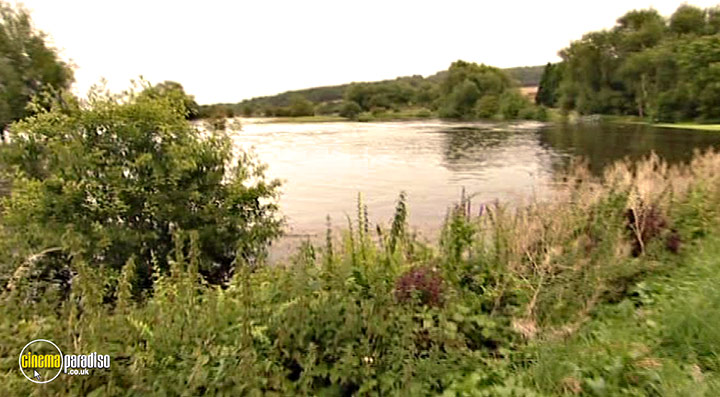 A still #58 from Thames Wildlife: Superhighway (2007)