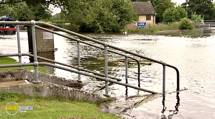 A still #59 from Thames Wildlife: Superhighway (2007)