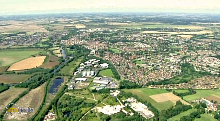 A still #91 from Thames Wildlife: Superhighway (2007)