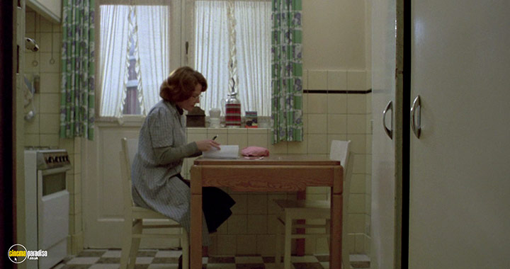 A still #17 from Jeanne Dielman, 23 Quai du Commerce, 1080 Bruxelles (1975)
