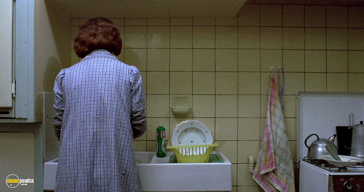 A still #30 from Jeanne Dielman, 23 Quai du Commerce, 1080 Bruxelles (1975)