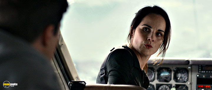 A still #28 from Flight Risk (2025)