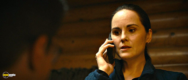 A still #32 from Flight Risk (2025)