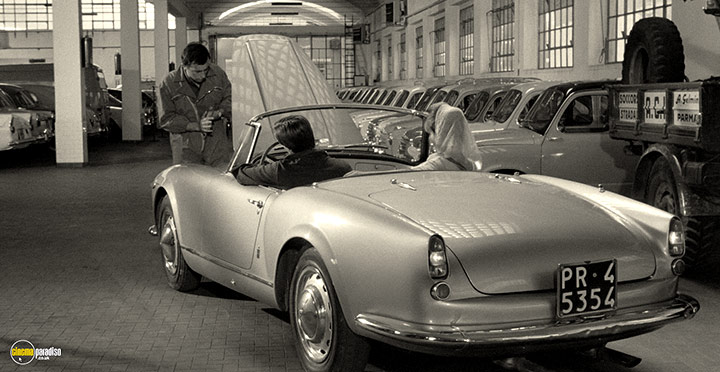 A still #10 from Girl with a Suitcase (1961)