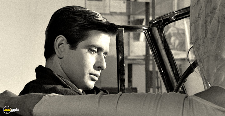 A still #8 from Girl with a Suitcase (1961)