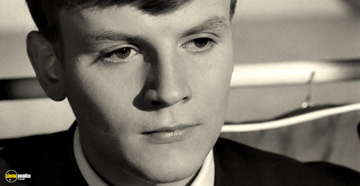 A still #27 from Girl with a Suitcase (1961)