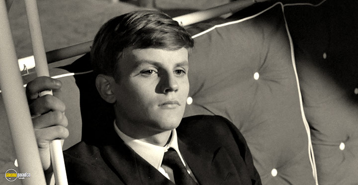 A still #29 from Girl with a Suitcase (1961)