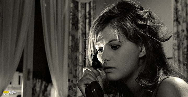 A still #13 from Girl with a Suitcase (1961)