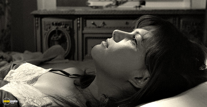 A still #31 from Girl with a Suitcase (1961)