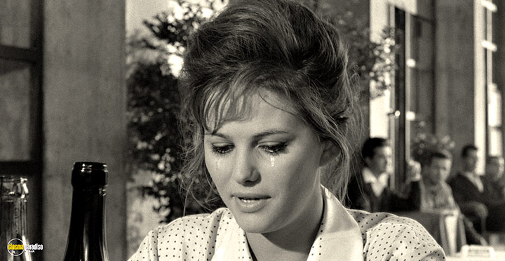 A still #38 from Girl with a Suitcase (1961)