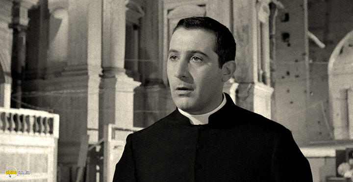 A still #4 from Girl with a Suitcase (1961)
