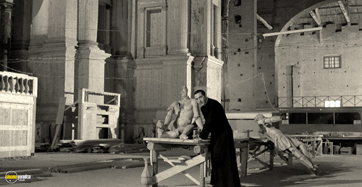 A still #42 from Girl with a Suitcase (1961)