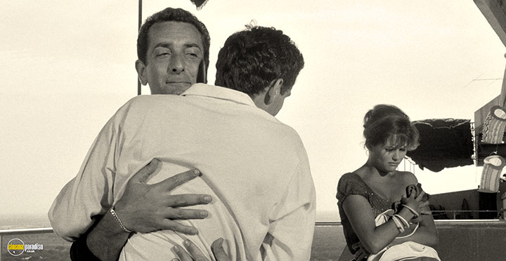 A still #45 from Girl with a Suitcase (1961)