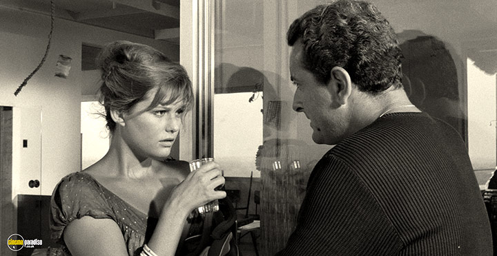 A still #46 from Girl with a Suitcase (1961)