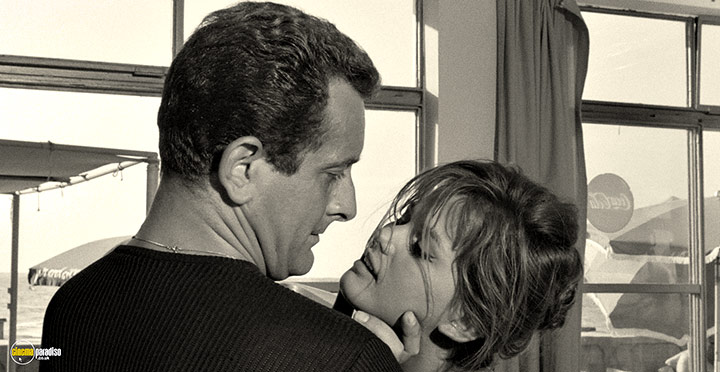 A still #57 from Girl with a Suitcase (1961)