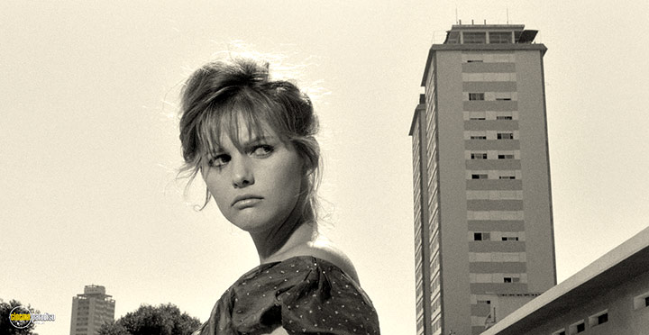 A still #62 from Girl with a Suitcase (1961)