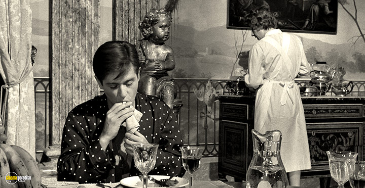 A still #76 from Girl with a Suitcase (1961)
