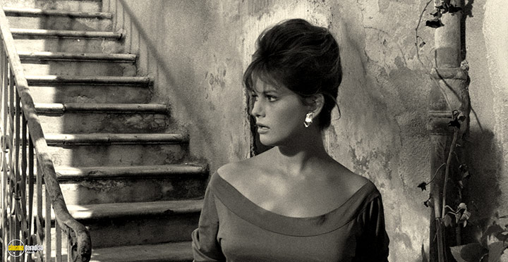 A still #81 from Girl with a Suitcase (1961)