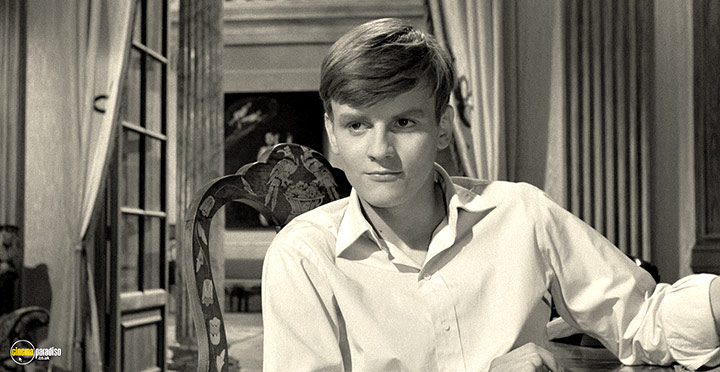 A still #90 from Girl with a Suitcase (1961)