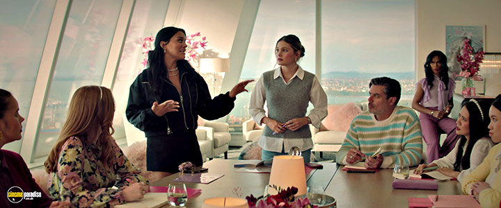 A still #35 from Heart Eyes (2025)
