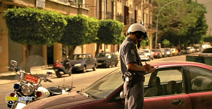 A still #14 from Caramel (2007)