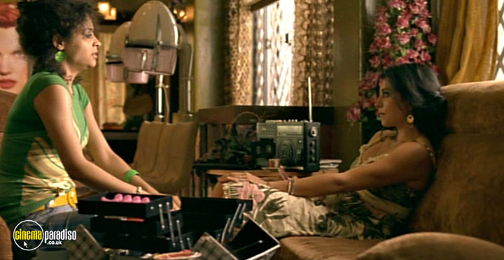 A still #40 from Caramel (2007)