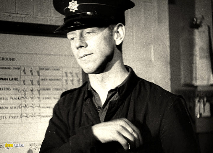 A still #22 from I Was a Fireman (1943)