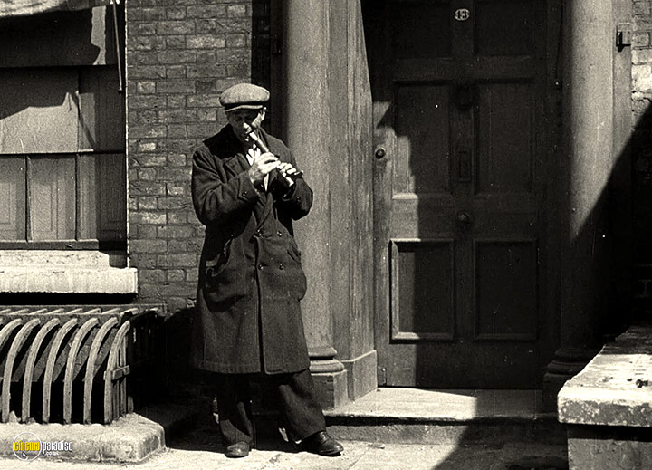 A still #24 from I Was a Fireman (1943)