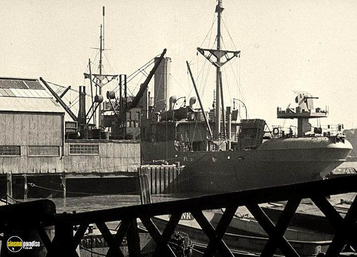 A still #31 from I Was a Fireman (1943)