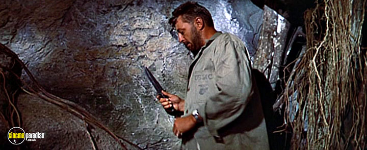 A still #8 from Heaven Knows, Mr. Allison (1957)