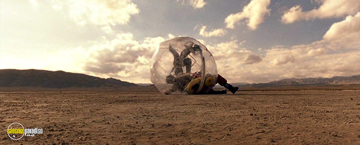 A still #17 from Bubble Boy (2001)