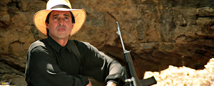 A still #19 from Crocodile Dundee II (1988)