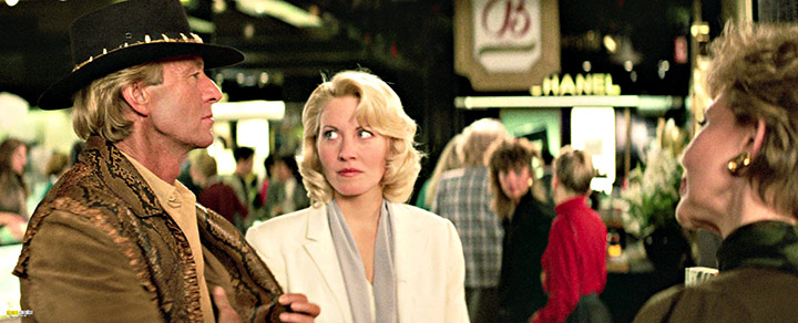 A still #29 from Crocodile Dundee II (1988)