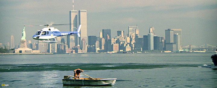A still #35 from Crocodile Dundee II (1988)