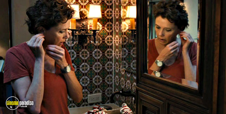 A still #22 from The Face of Love (2013)
