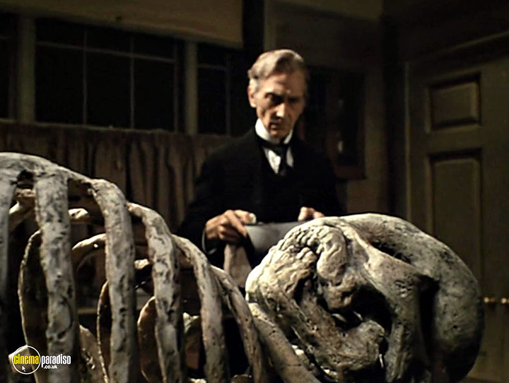 A still #12 from The Creeping Flesh (1973)