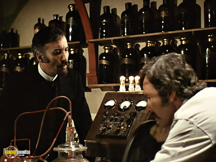 A still #10 from The Creeping Flesh (1973)