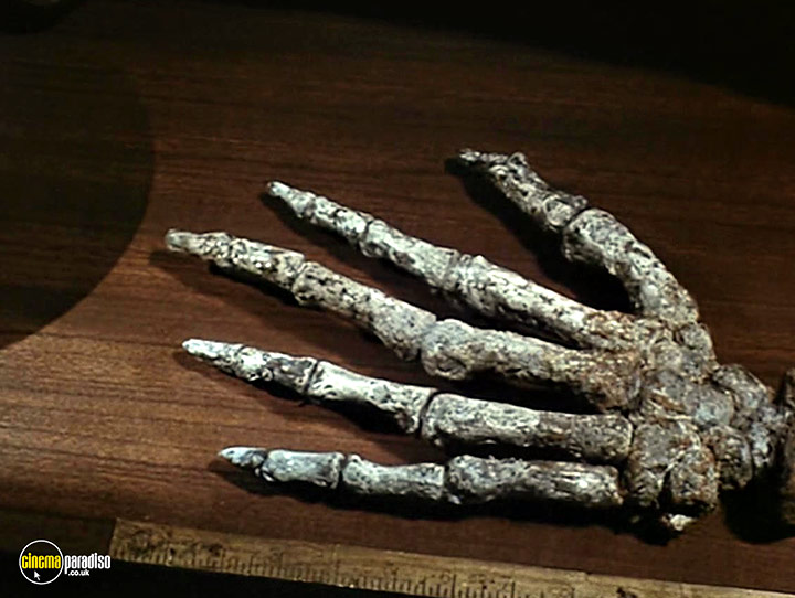 A still #23 from The Creeping Flesh (1973)