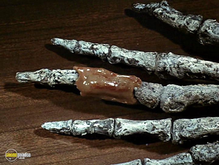 A still #15 from The Creeping Flesh (1973)