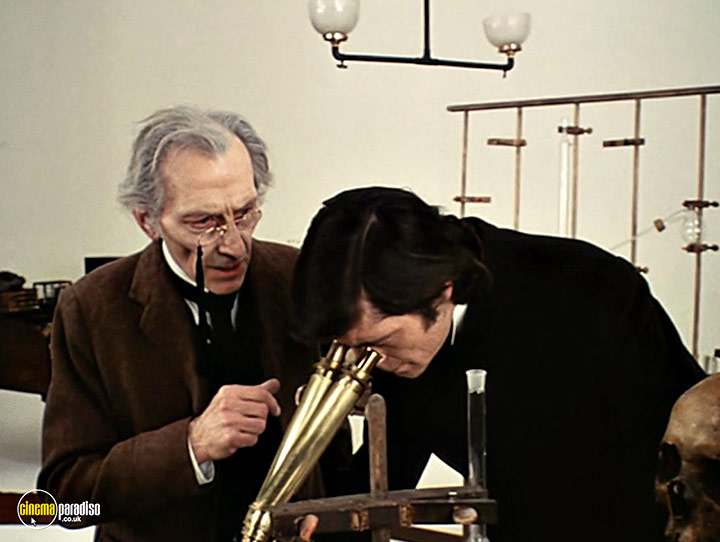 A still #11 from The Creeping Flesh (1973)